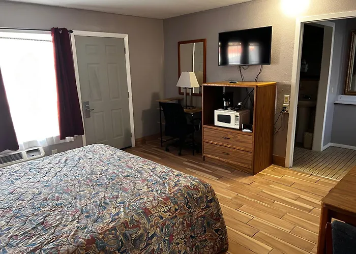 River Forest Inn