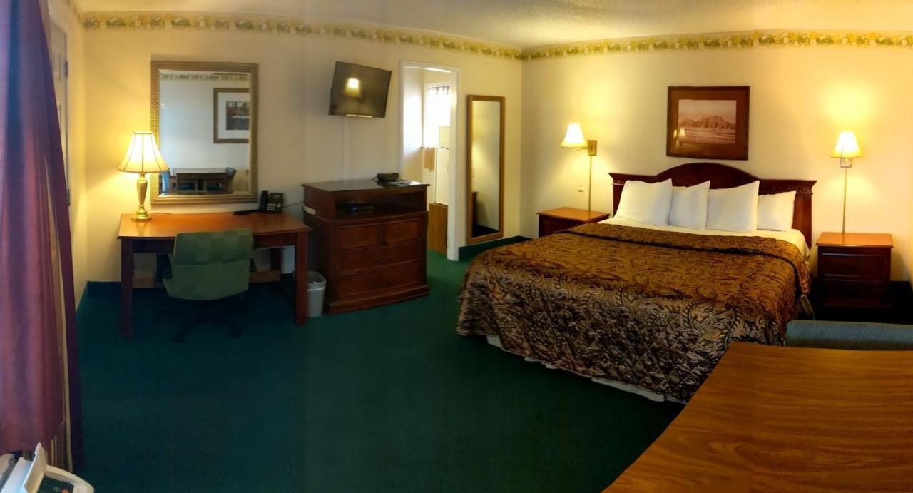 River Forest Hotel 4*