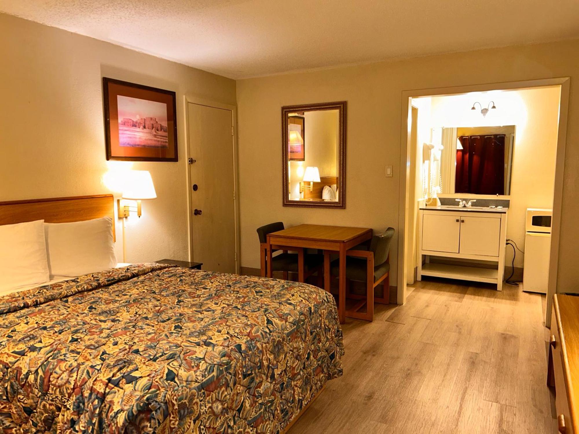 River Forest Hotel